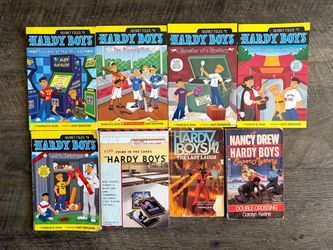 Hardy Boys Paperback Books (Lot of 8)