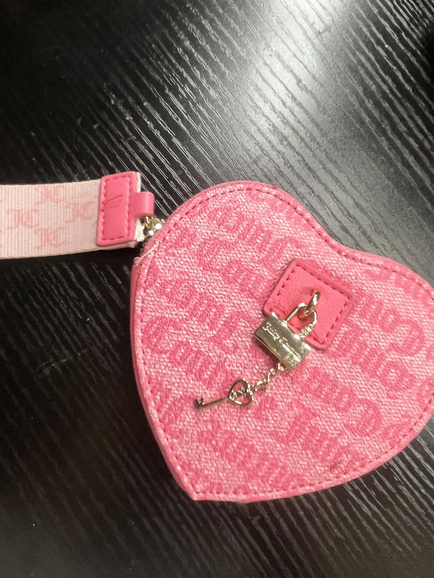 Juicy Wristlet 