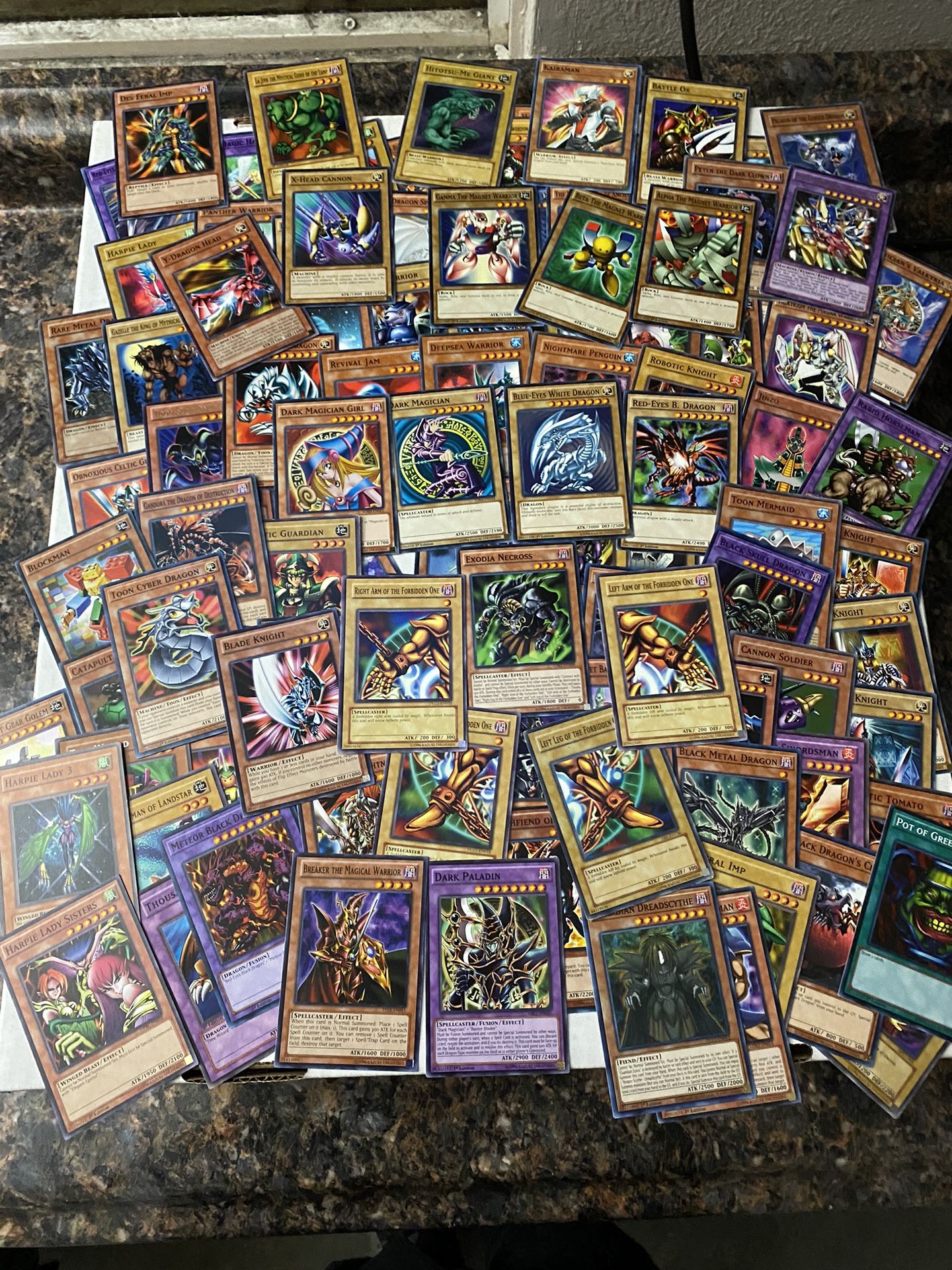 100 RANDOM YUGIOH CARDS $10 AMAZING DEAL GIFT FOR KIDS CHILDREN Yu-Gi-Oh TCG