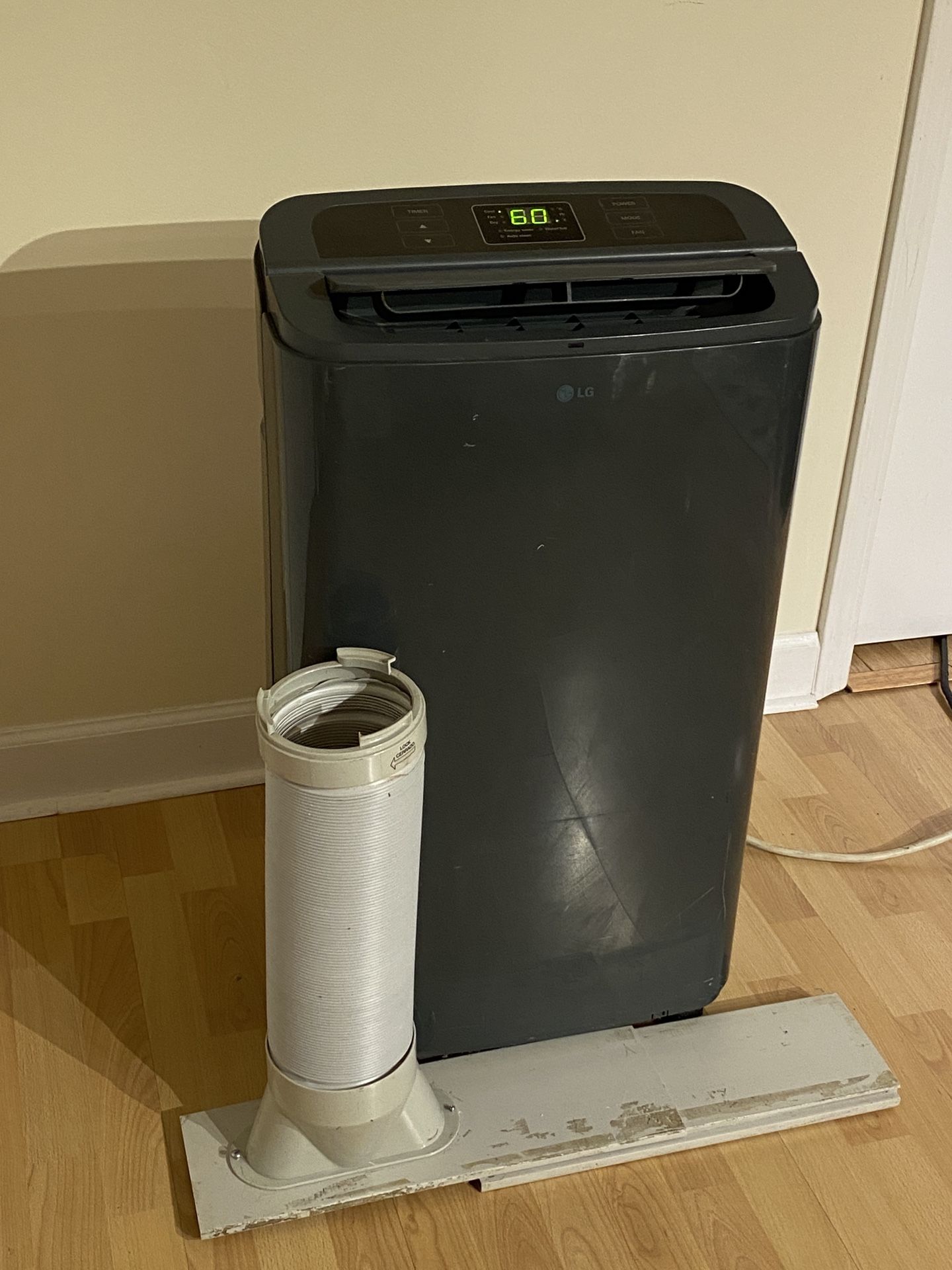 LG 12,000 BTU Air Conditioner Portable AC Model LP1213GXR
