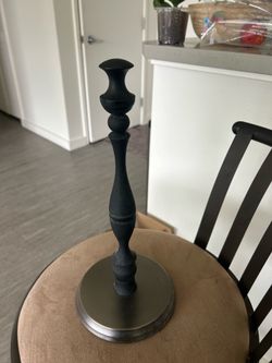 Paper towel holder