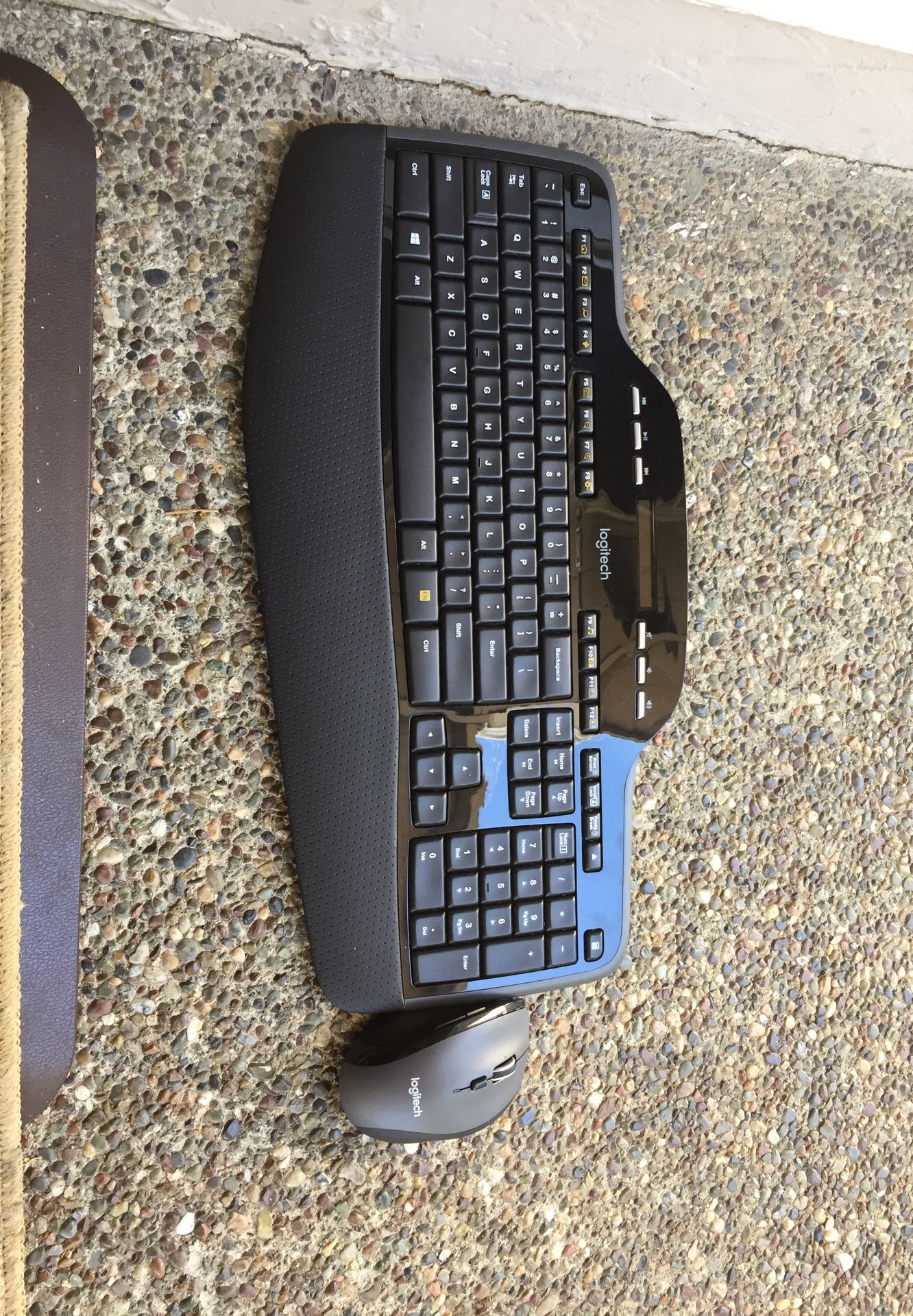 Computer wireless keyboard and mouse