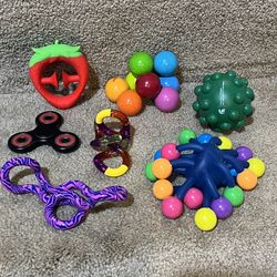 Fidget toys lot of 7 Strawberry stress ball spinner Sensory Tangle jr  