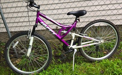 Huffy Mountain Bike Purple and White