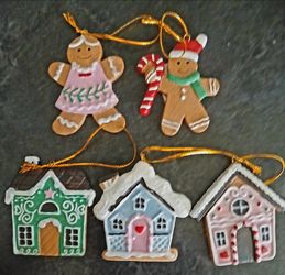 Brand New 5pc Christmas Ornaments
