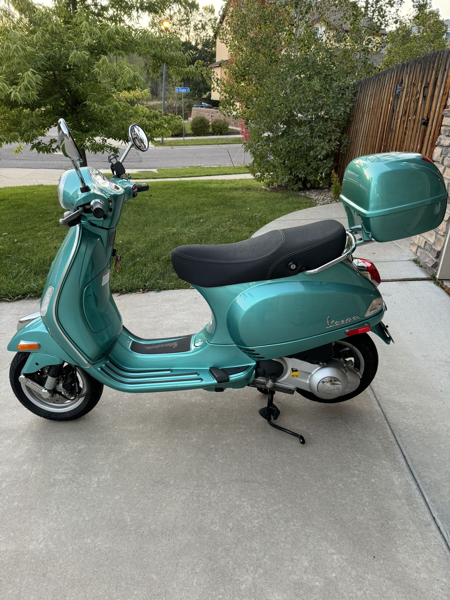 Vespa LX150 + Accessories