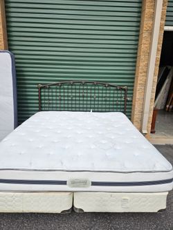 Beautyrest Signature Select Mattress Set with Metal Headboard solid iron