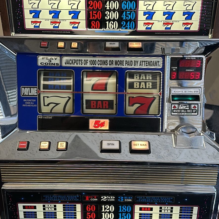 Bally S5500  $.05 Slot Machine 