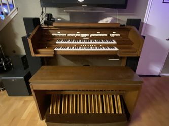 Allen R10 Digital Computer Organ