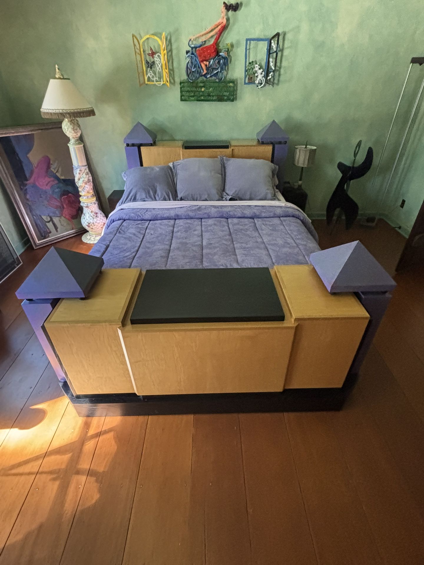 Funky Vintage Retro Queen Bed