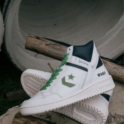 Converse x Kasina
Weapon Egret/Carbon
Size M 8.5 / W 10