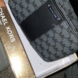 Michael Kors Wallet And Belt / Purse