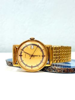 Timex Vintage Gold Tone Manual Wind Analog Watch Date Seconds Expansion Band