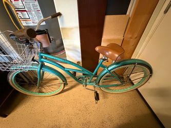 Men’s and women’s Colby Beach cruisers
