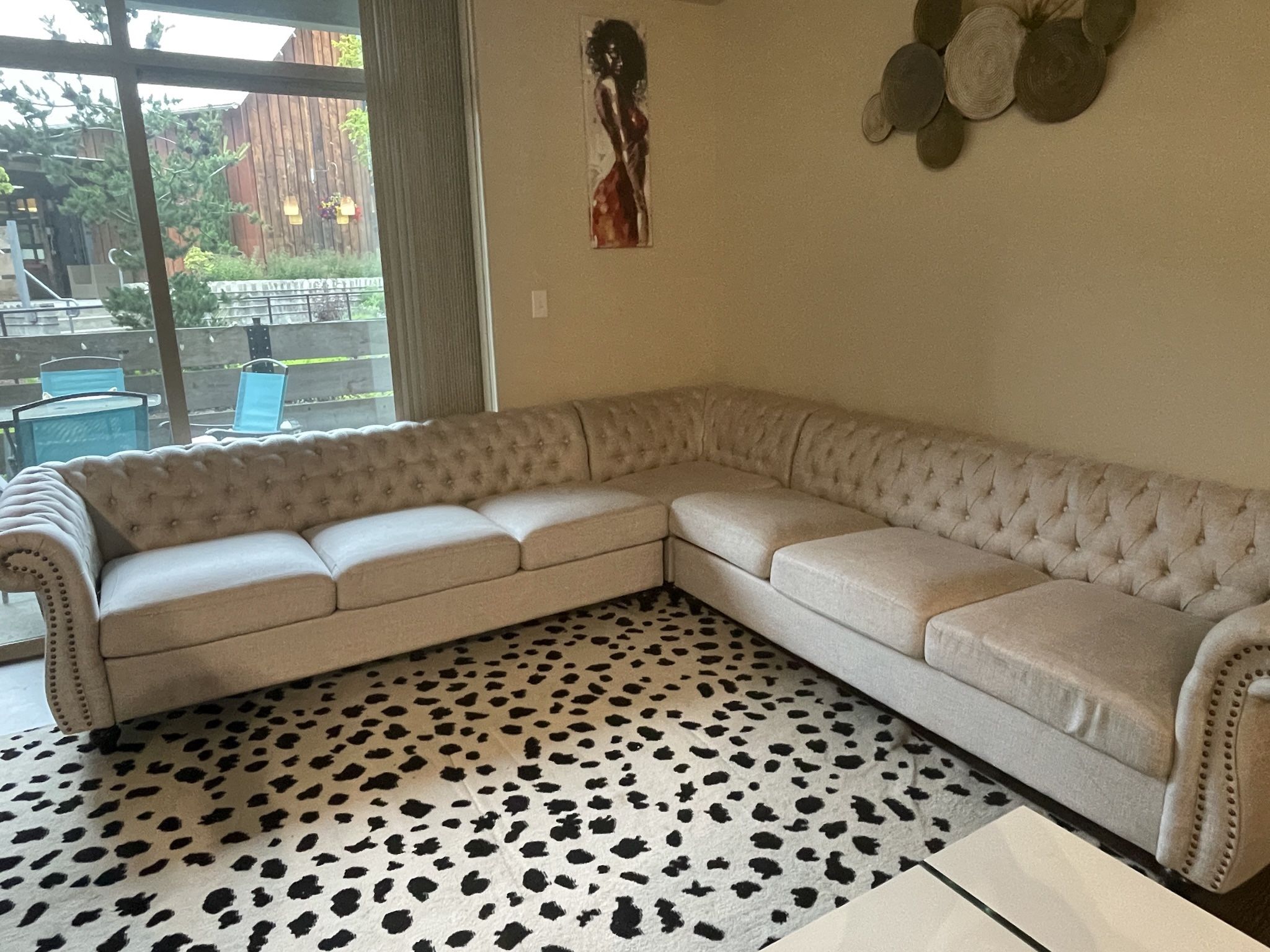 Modern L-Shaped Sectional Couch – Great Condition