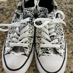 Converse Black in White Women’s Shoes.  New without a box. Size 7.