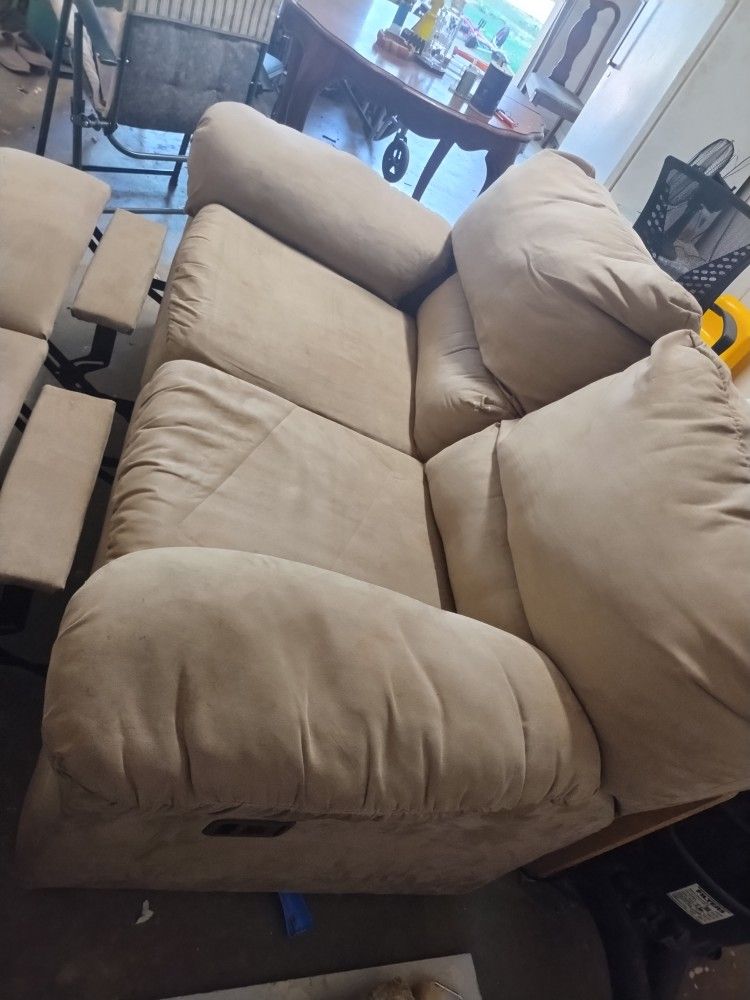 Reclining Loveseat