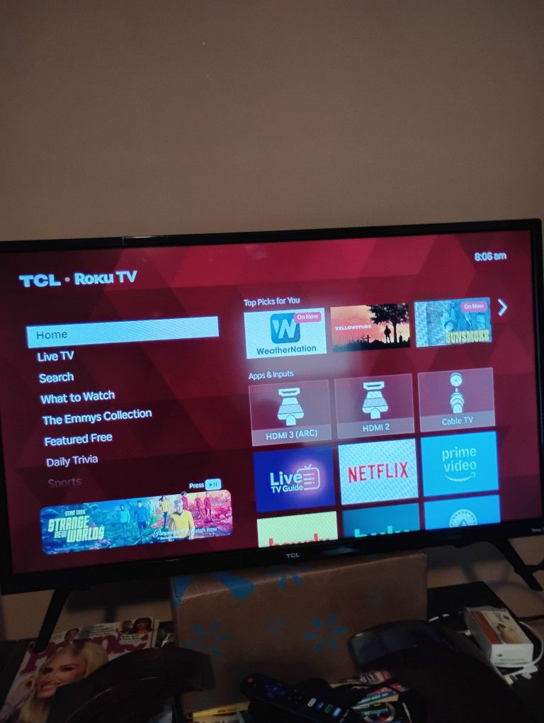 TCL/ 32" Roku Flat Screen TV 