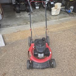 Troy-Bilt TB160 push lawn mower with Honda GCV160 engine, great condition and ready to use. Perfect for mulching, side discharge, and bagging. Asking 