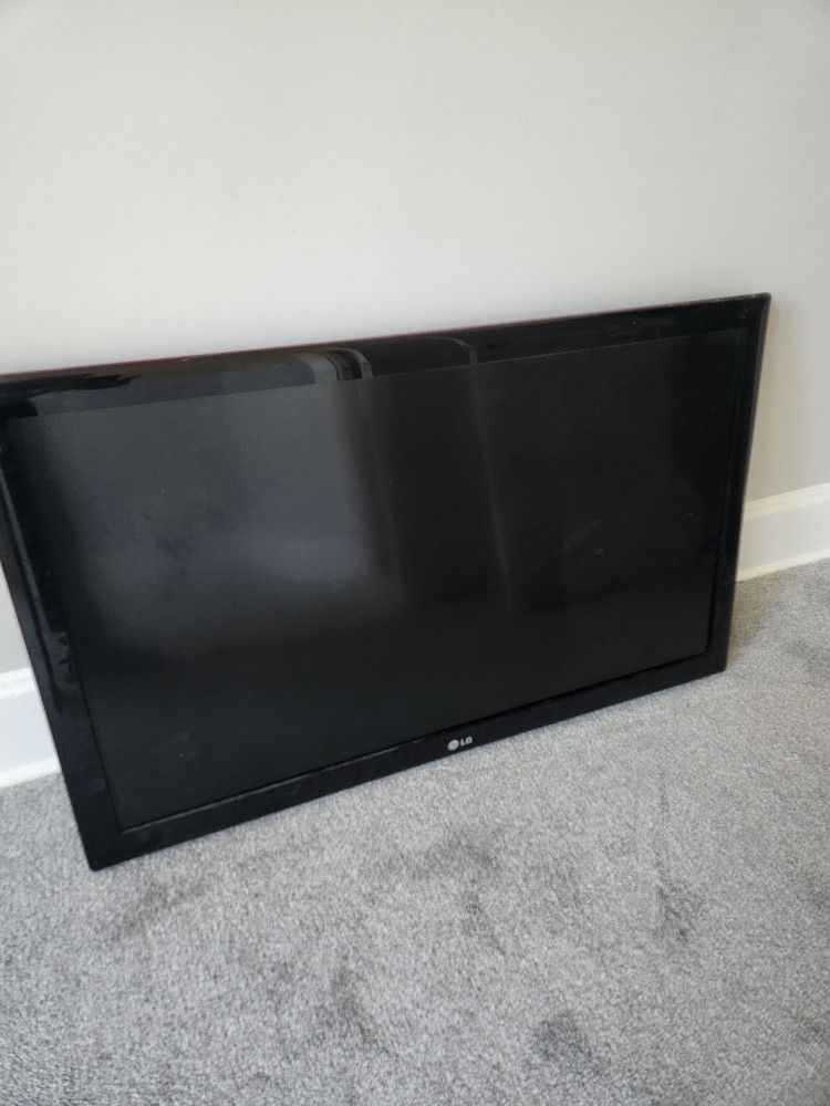 Older LG HD TV 42-in