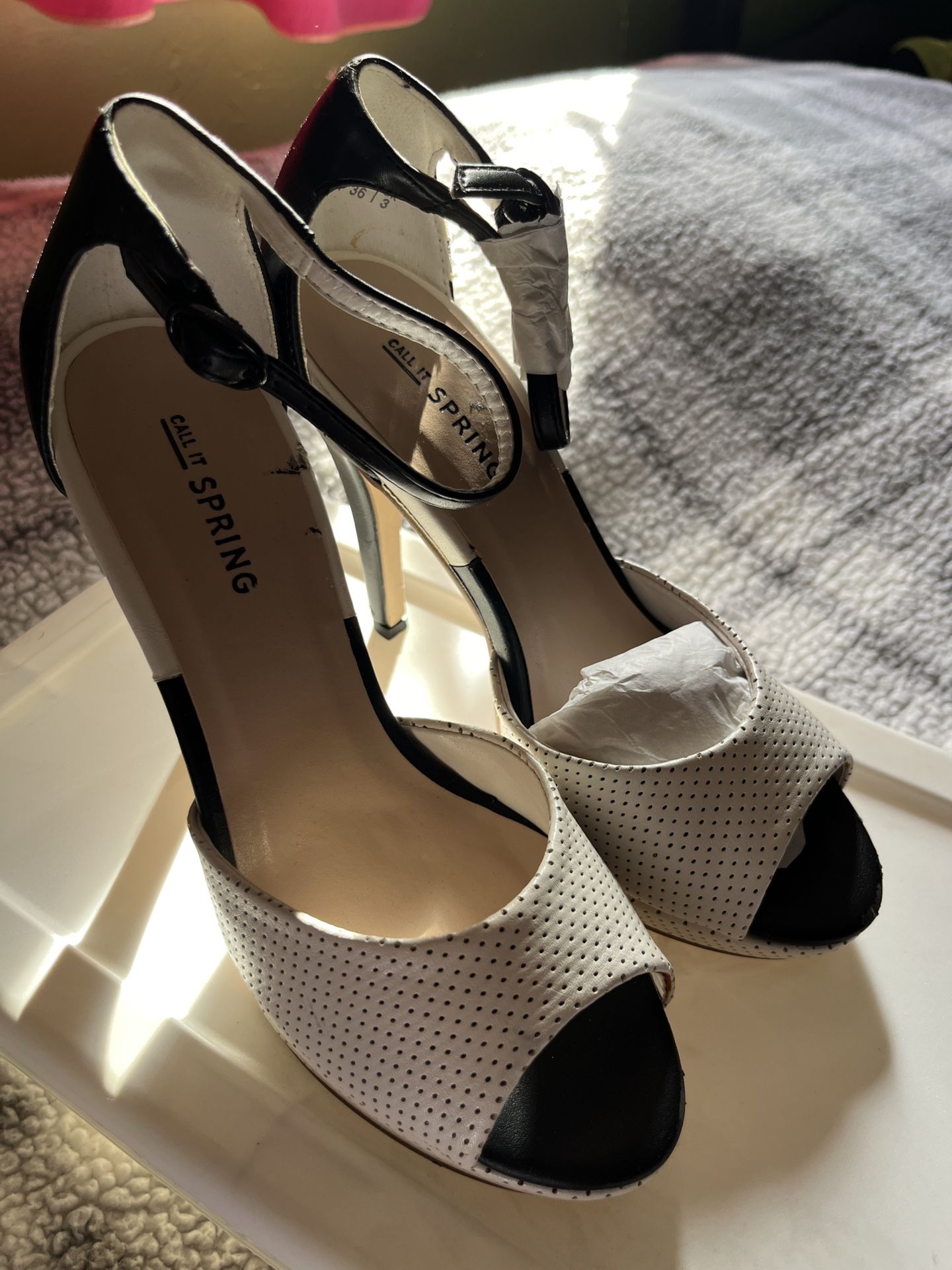 Cute Old Styles Black And White Heels