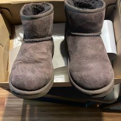 Girls Uggs Size 2
