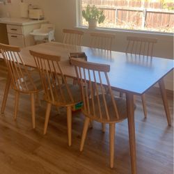 6 Wooden Chairs