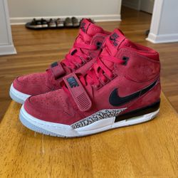 ALMOST NEW CONDITION NIKE AIR JORDAN Size 5.5.Y