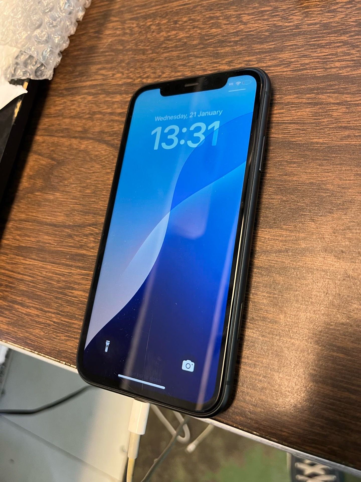 iPhone 11 64GB NO SIM CARD RESTRICTION/LIBERADO PARA CUALQUIER COMPAÑÍA ready for new owner, has been reset to factory settings. No iCloud account,