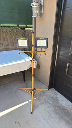 Tacklife Dual LED Work Light with Tripod Stand