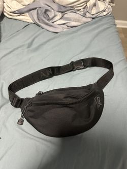AMERICAN EAGLE FANNY PACK