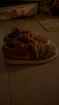 Nike Low-Top Sneakers with Sherpa Upper