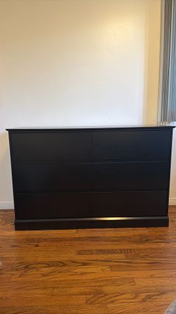 Black Dresser - Brand new and Assembled.