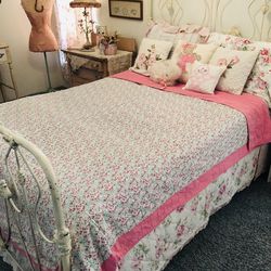 Vintage handmade pink quilt/bedspread, Shabby Chic, pink roses, couch throw blanket