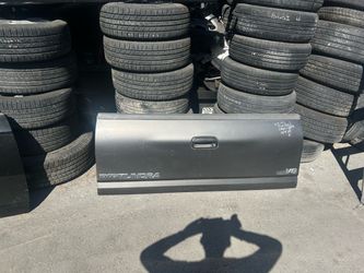 2005/2006 Toyota Tundra Tailgate Liftgate Hatchback $550