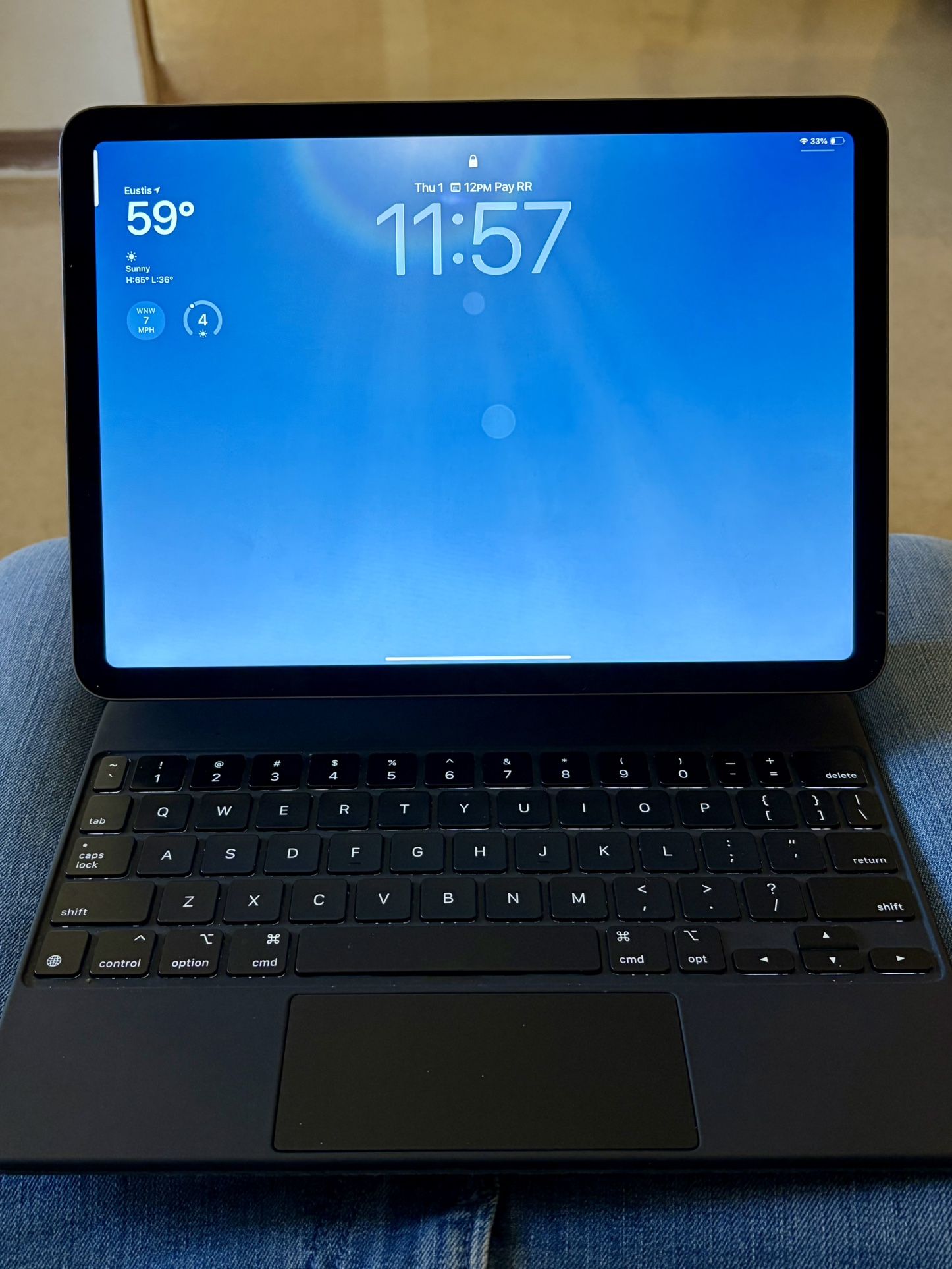 iPad Air 5 With Magic Keyboard