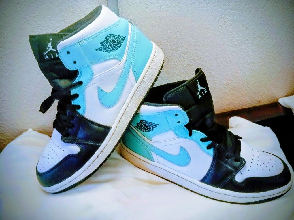  **GREAT DEAL!!!!!**JORDAN 1's!!! TEAL,BLACK,WHITE Weatherproofed Too!