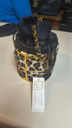 Cage drum bucket bag