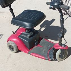 Buzz Around Three Wheel Scooter