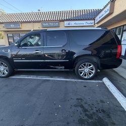2010 Cadillac Escalade Esv Platinum 