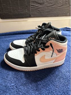 Air Jordan 1 Mid “Crimson Tint”  Size 8.5