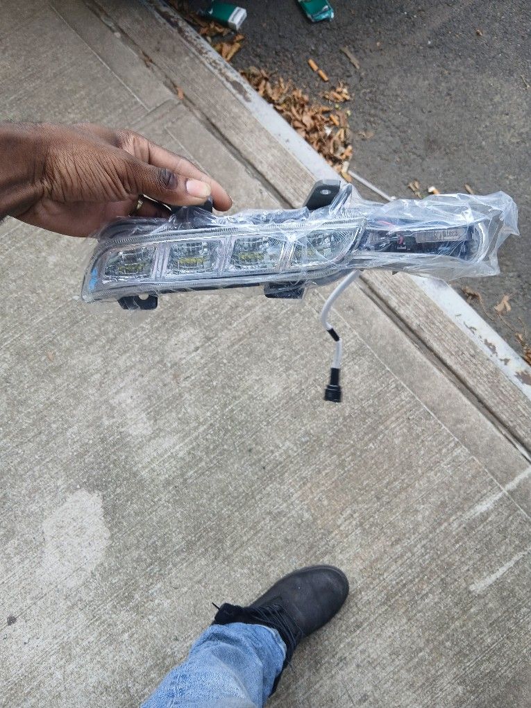 Z370 Right Fog Light