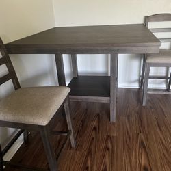 Kitchen Table (PRICED TO SELL)