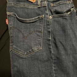 $2 Levi’s High Rise Skinny Size 25