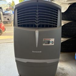 HoneyWell Portable Cooler