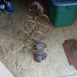 6 Bottle Bear Wine Rack 
