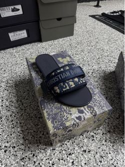 Navy blue sandals size 4/5