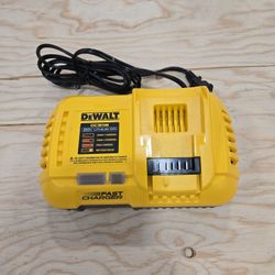 Dewalt 20v Fast Charger Brand New