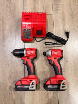 Milwaukee M18 Drill Set