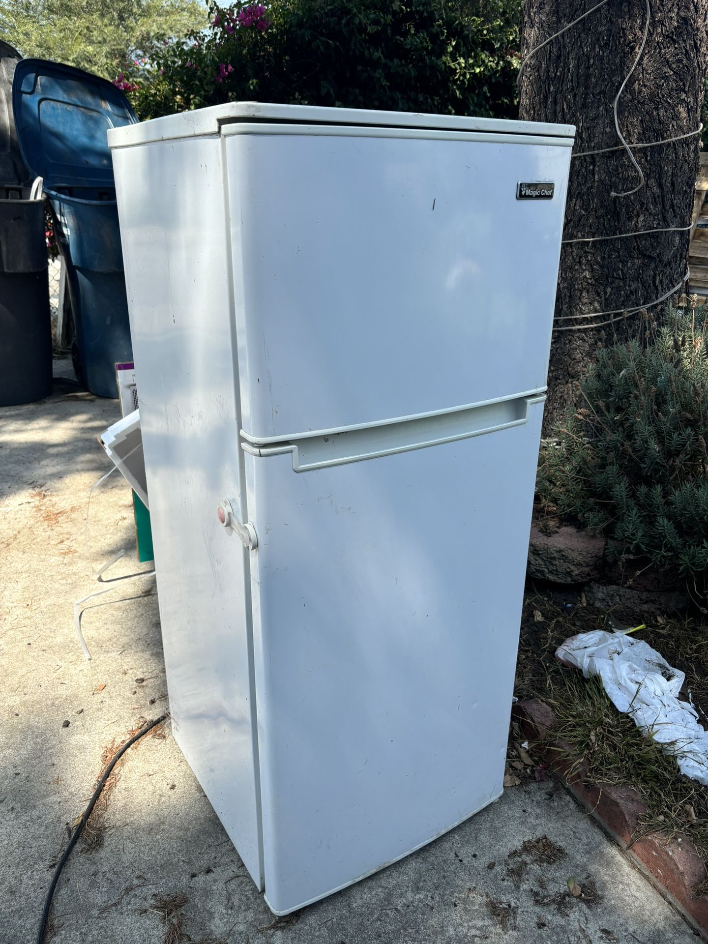 4ft Mini Fridge With Freezer for Sale in El Monte, CA OfferUp